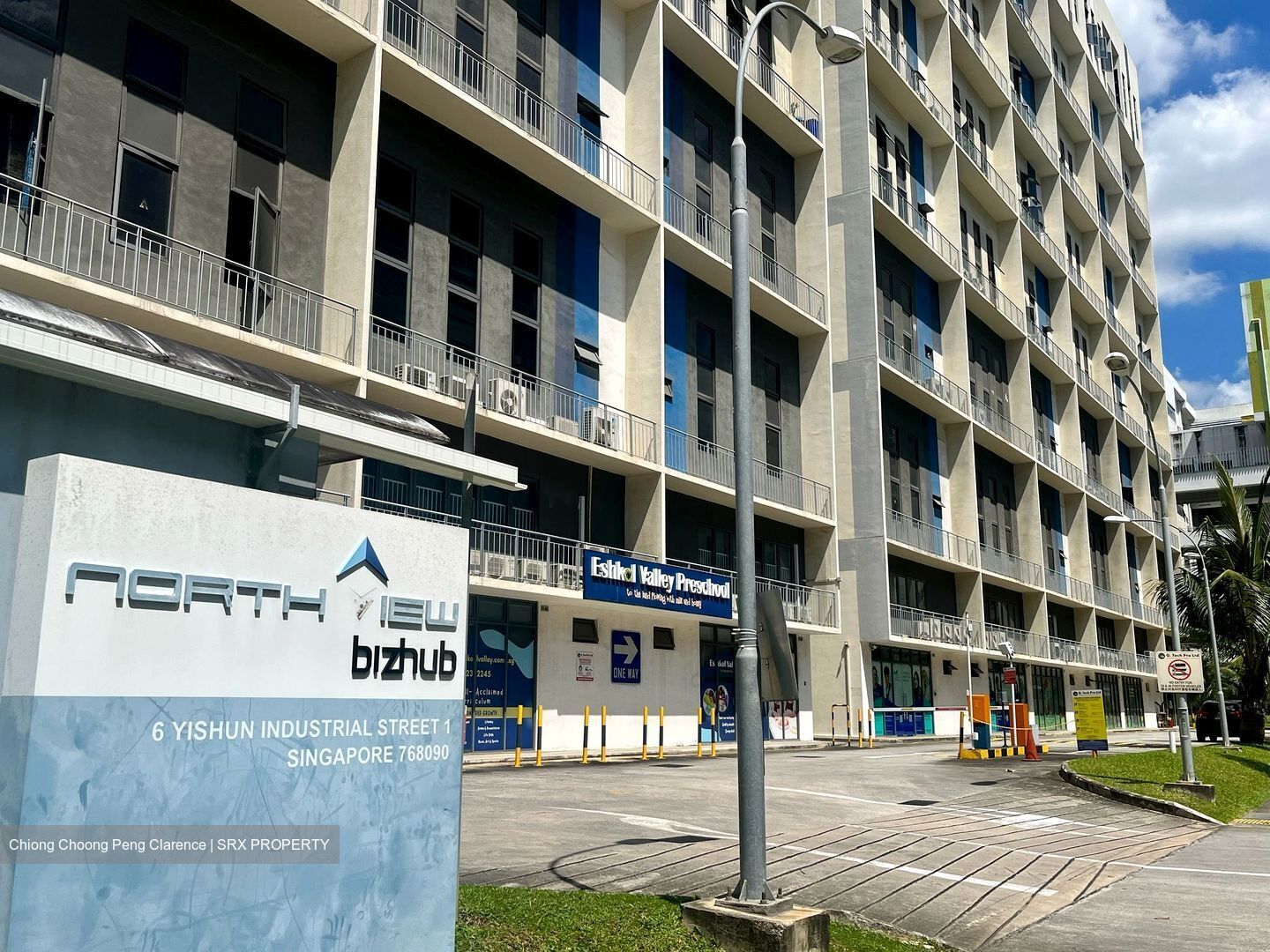 North View Bizhub (D27), Factory #449048121